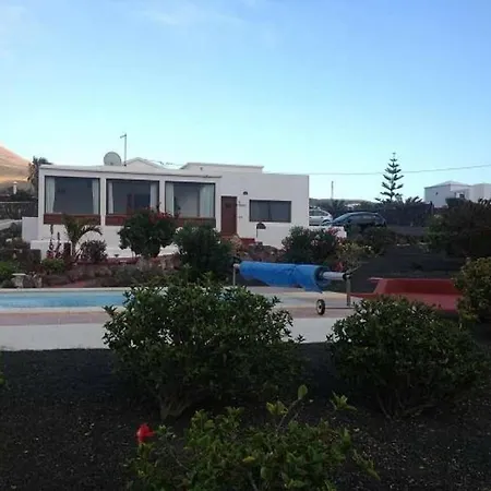 Sleeps 2 Pool Wifi T691365 *