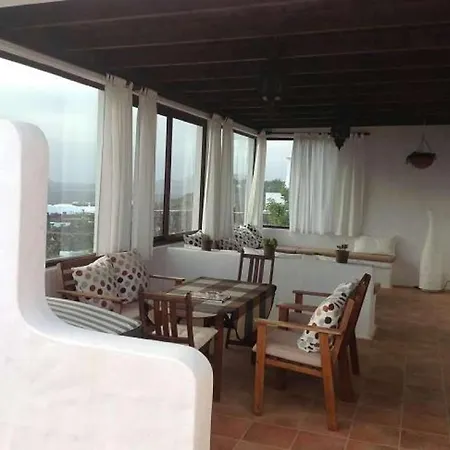 Sleeps 2 Pool Wifi T691365 * Las Breñas