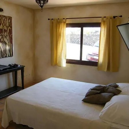Sleeps 2 Pool Wifi T691365 *