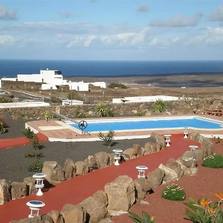 Ferienhaus Sleeps 2 Pool Wifi T691365